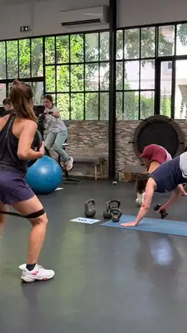 Cours de functional training en petit groupe à L'Atelier des Arcs, Toulouse
