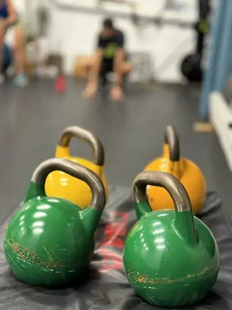 Kettlebells de la salle de sport L'Atelier des Arcs à Toulouse
